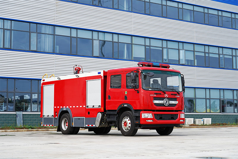 豪沃8噸消防救援水罐車